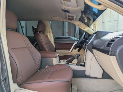 TOYOTA PRADO 2014 FACELIFTED 2023 WITH INTERIOR AND EXTERIOR GCC V4 2.7L IN EXCELLENT CONDITION-6