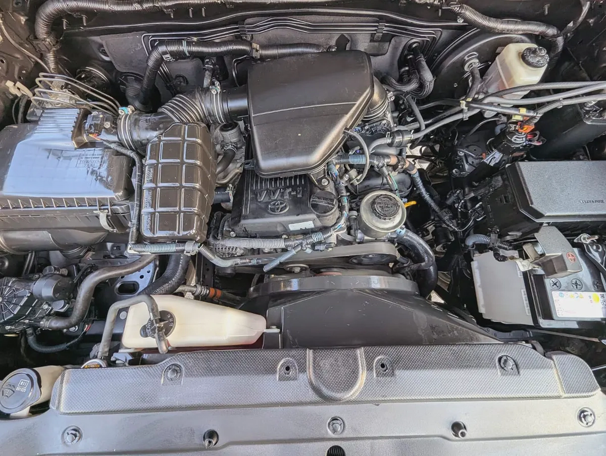 TOYOTA PRADO 2014 FACELIFTED 2023 WITH INTERIOR AND EXTERIOR GCC V4 2.7L IN EXCELLENT CONDITION