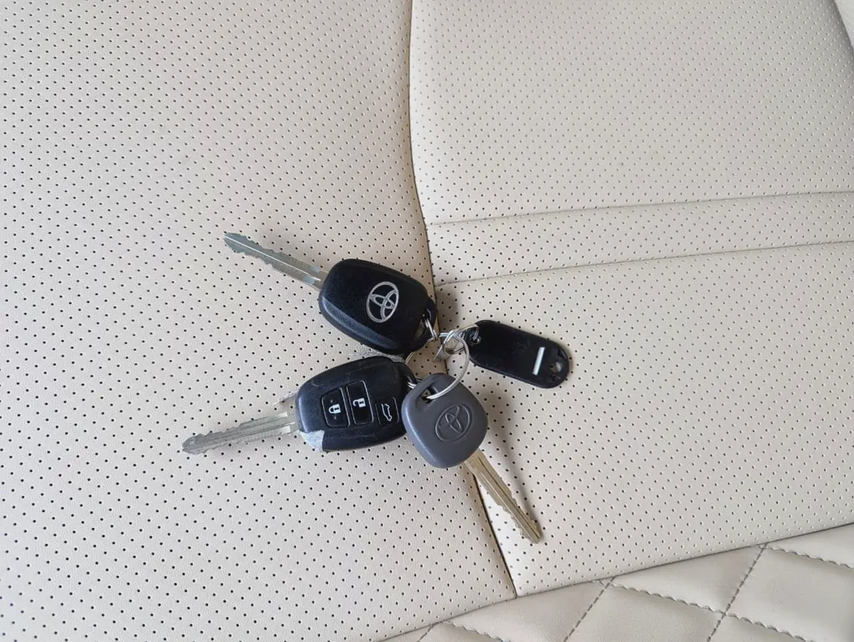 Toyota Prado TXL 2023 - GCC Specs - V4 2.7L - Accident free In excellent condition-3-3