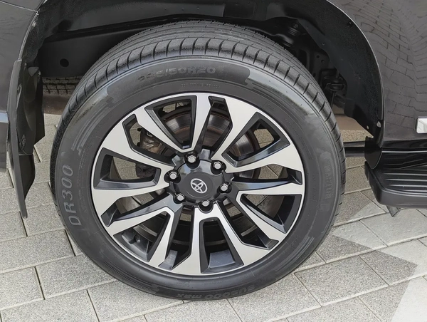 Toyota Prado TXL 2023 - GCC Specs - V4 2.7L - Accident free In excellent condition