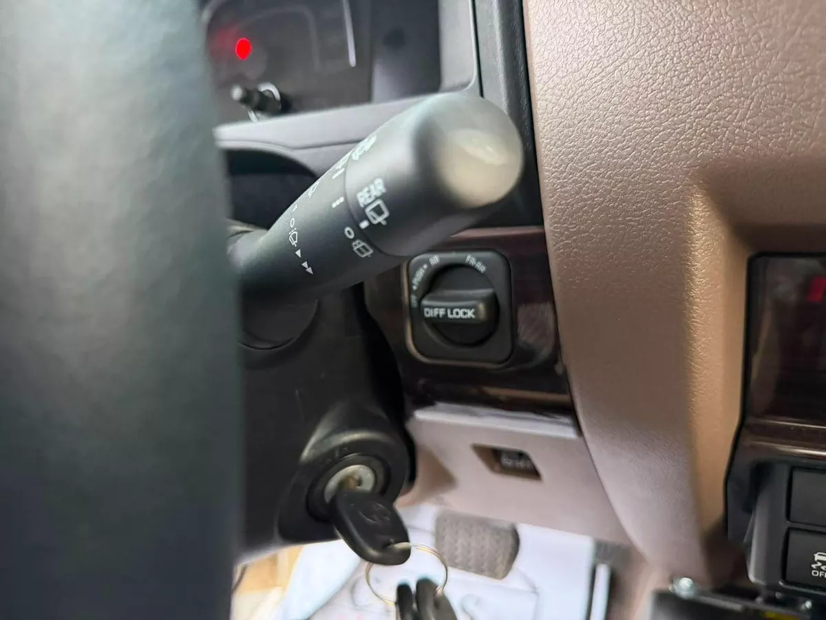 Toyota Land Cruiser 70 HT S- DLX-9-0