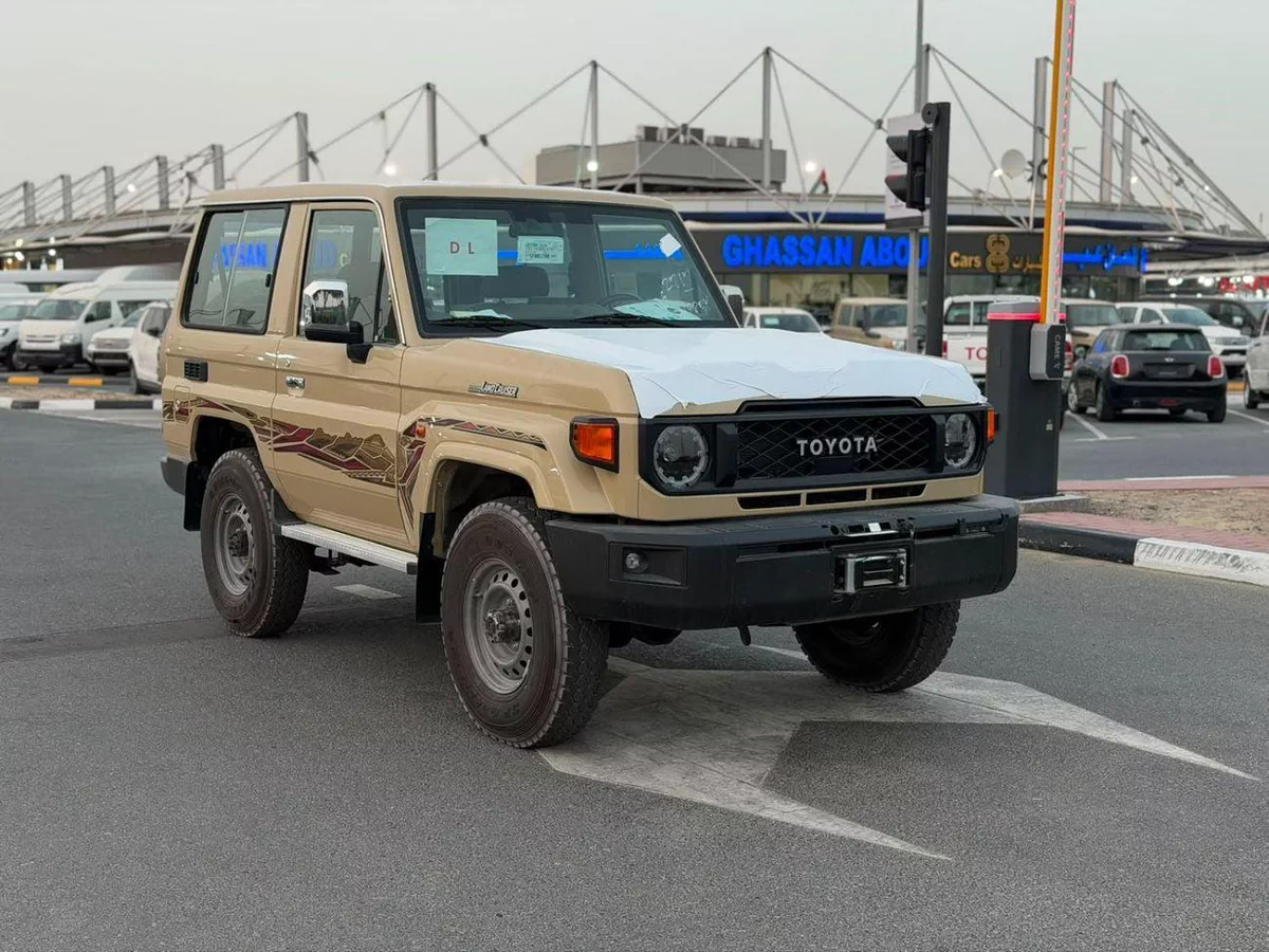 Toyota Land Cruiser 70 HT S- DLX-2-0