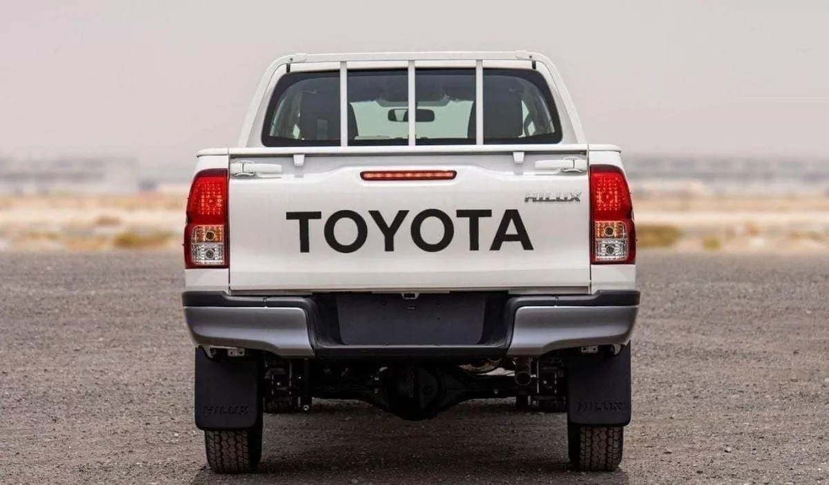 Toyota Hilux GL 2.4L Double Cab Utility-4-0