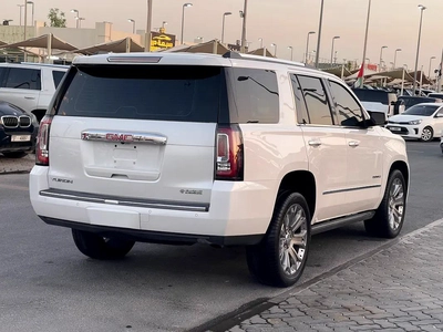 GMC Yukon Denali 2016 GCC Specs - Excellent Condition-12