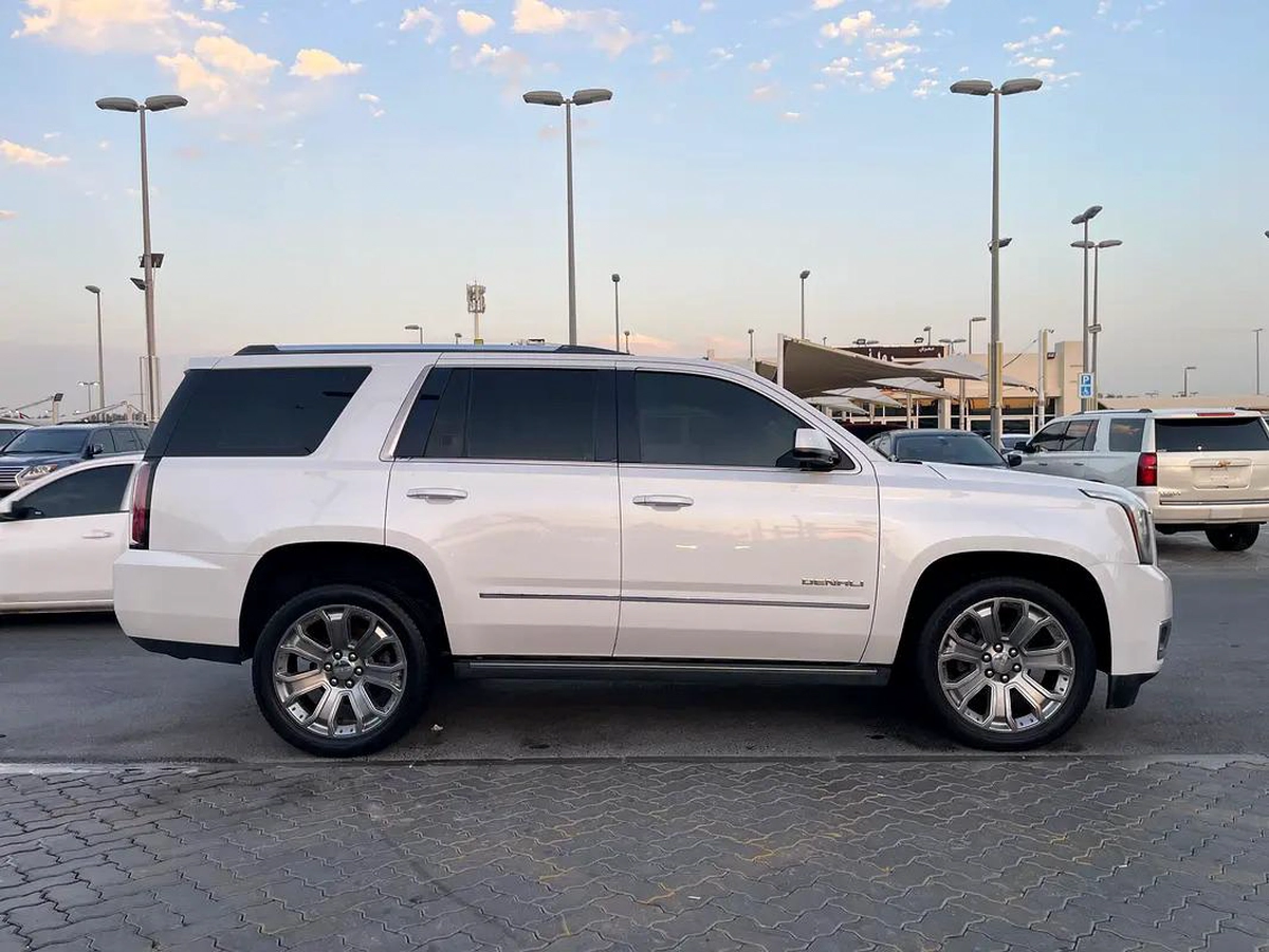 GMC Yukon Denali 2016 GCC Specs - Excellent Condition-15-15