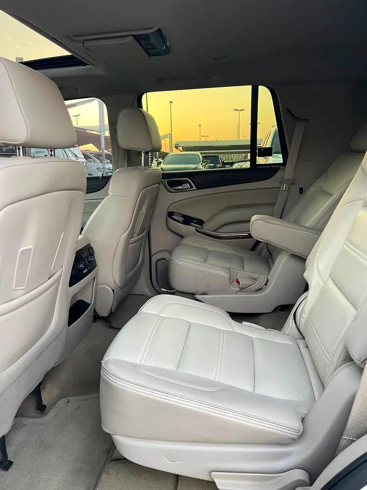 GMC Yukon Denali 2016 GCC Specs - Excellent Condition-4-4
