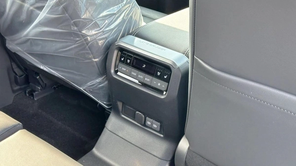 Toyota PRADO LUXURY / 2.4L V4 PETROL / FULL OPTION / 360 CAMERA WITH HEAD UP DISPLAY / 2026 ONLY FOR AFRICA