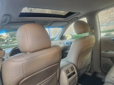 4X4 Nissan Pathfinder SV 2014 GCC Specs single owner used perfect condition-10