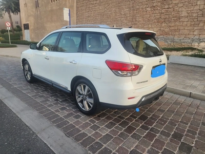 4X4 Nissan Pathfinder SV 2014 GCC Specs single owner used perfect condition-16