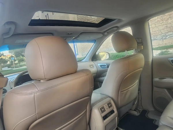 4X4 Nissan Pathfinder SV 2014 GCC Specs single owner used perfect condition