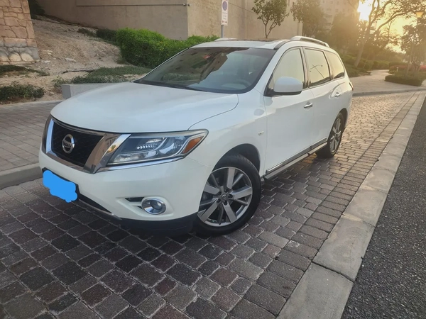 4X4 Nissan Pathfinder SV 2014 GCC Specs single owner used perfect condition