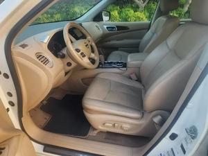 4X4 Nissan Pathfinder SV 2014 GCC Specs single owner used perfect condition