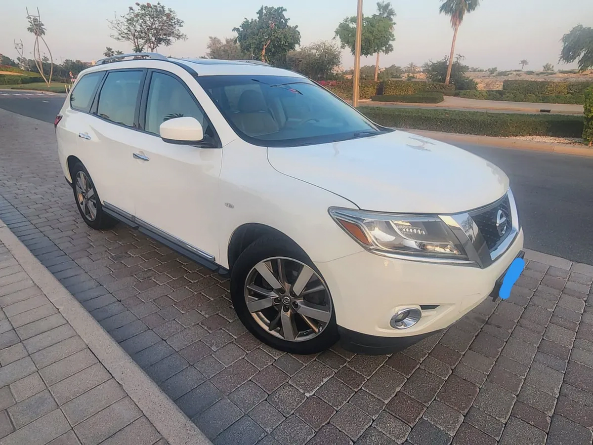 4X4 Nissan Pathfinder SV 2014 GCC Specs single owner used perfect condition-13-13