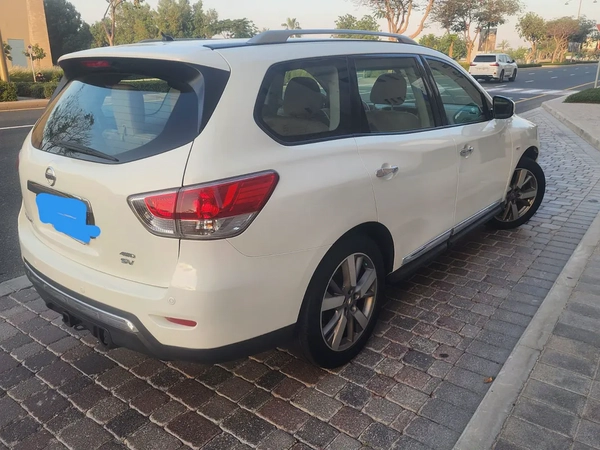4X4 Nissan Pathfinder SV 2014 GCC Specs single owner used perfect condition