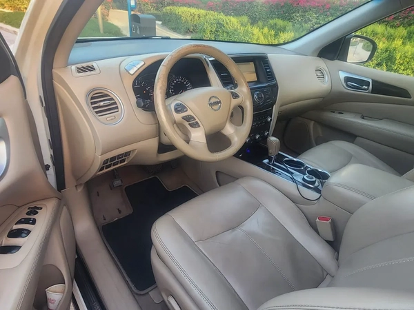 4X4 Nissan Pathfinder SV 2014 GCC Specs single owner used perfect condition