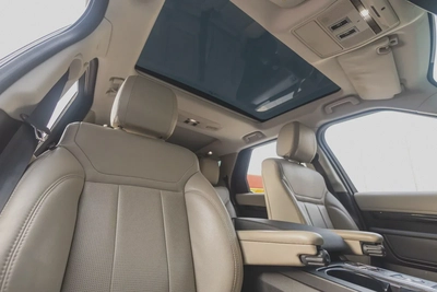 Land Rover Discovery 2019-1