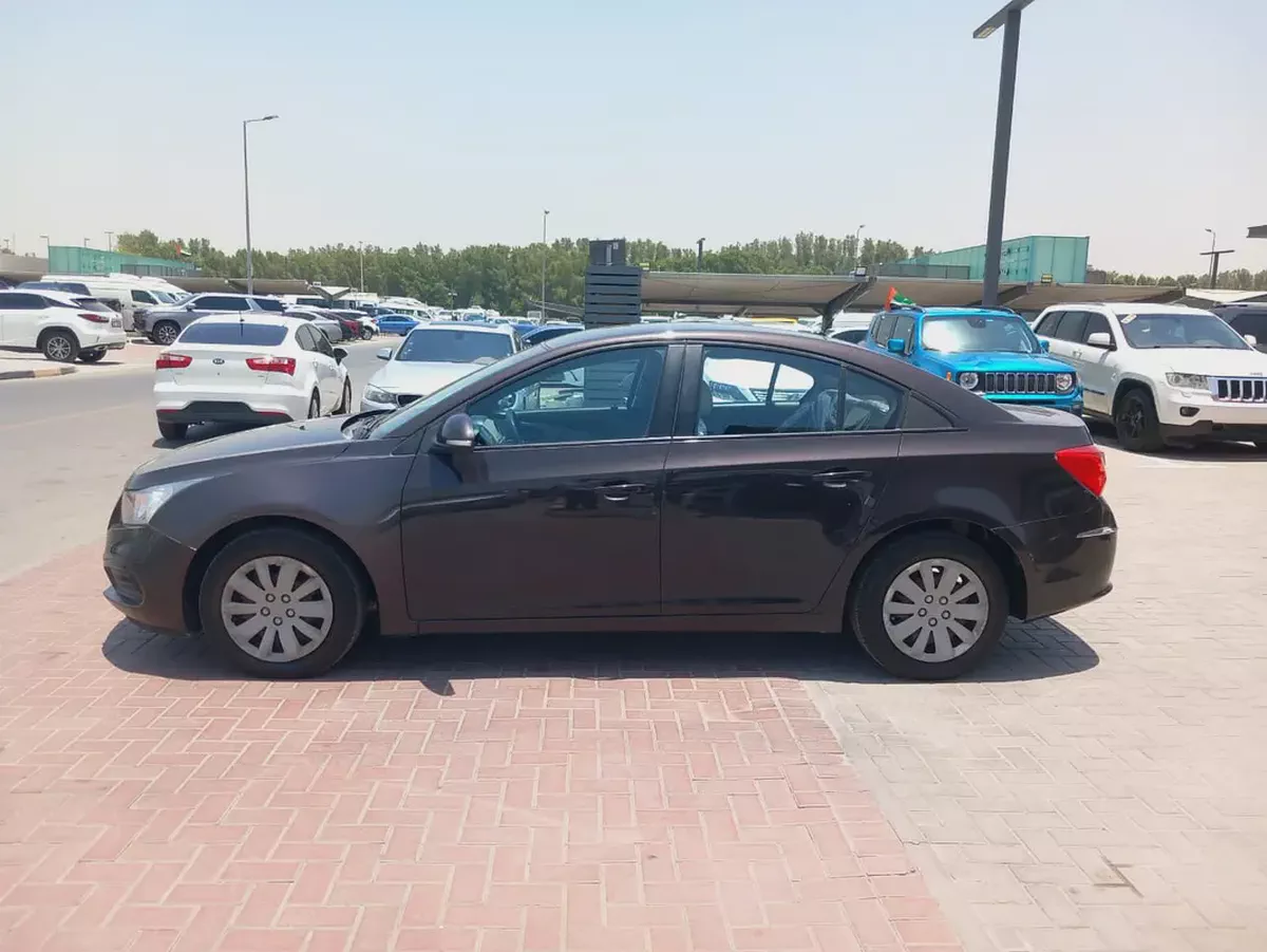 Chevrolet Cruze 2016 GCC Specs Perfect Condition free Accident Smoothly Drive Ready for Registration-1-1