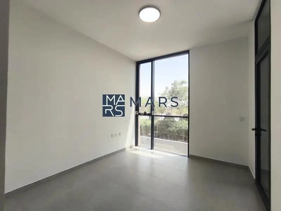 Bright & Spacious– Ideal for Comfort and Convenience!-4