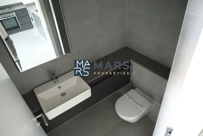 Bright & Spacious– Ideal for Comfort and Convenience!-5