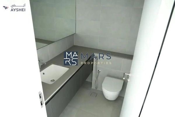Bright & Spacious– Ideal for Comfort and Convenience!