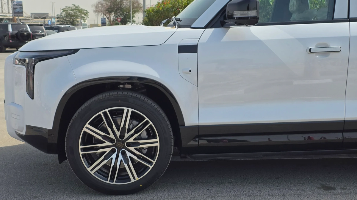 ROX ADAMAS (White White)