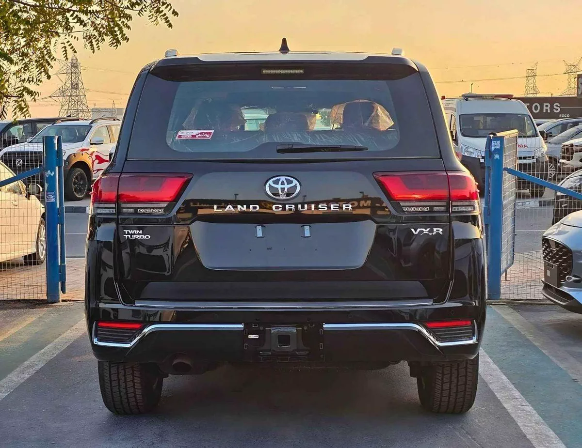 Toyota Land Cruiser VXR TWIN TURBO / 3.5L PETROL V6 4WD / 360* CAMERA / RADAR / DVD / JBL SPKRS / FULL OPTION / CODE # V-3-0