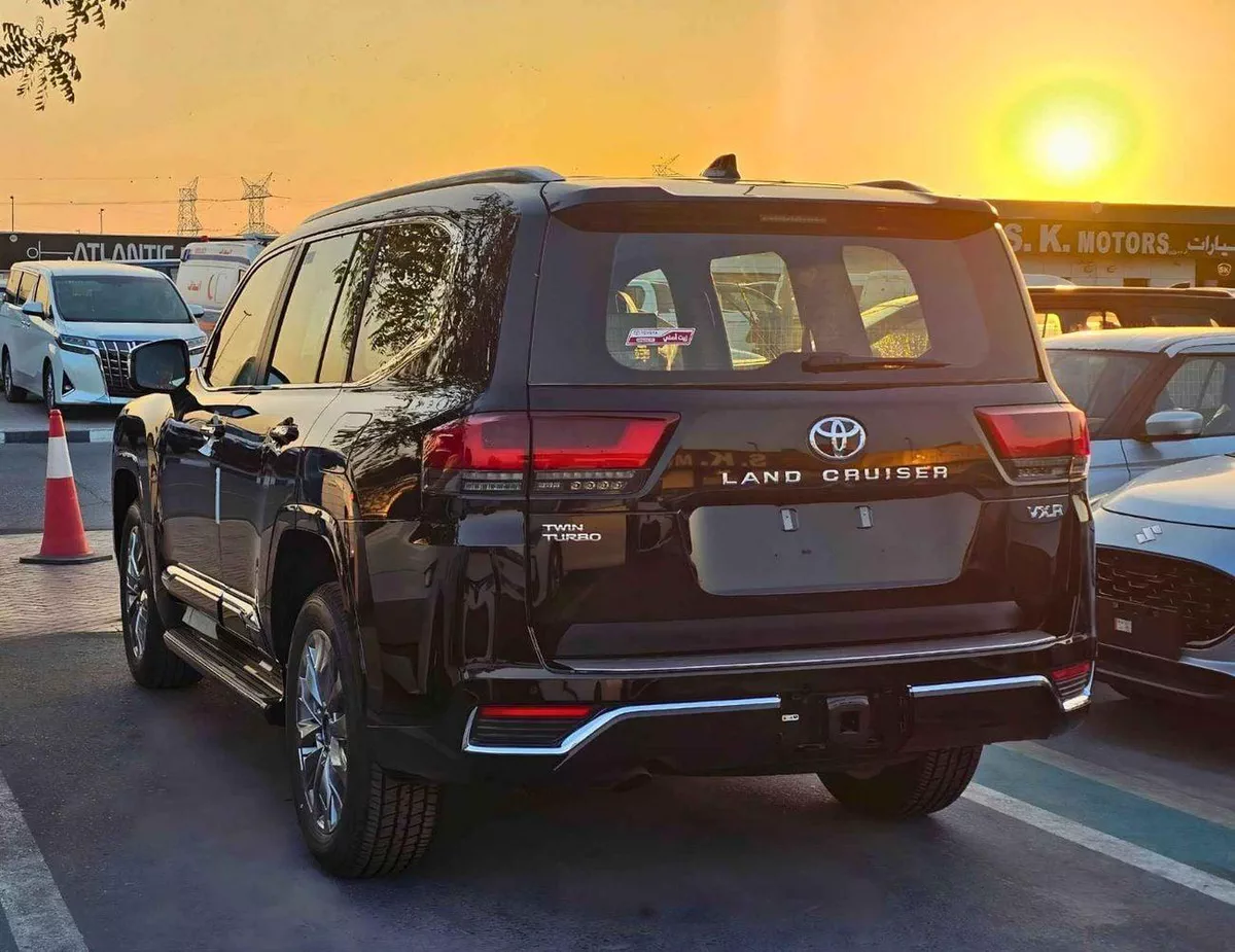 Toyota Land Cruiser VXR TWIN TURBO / 3.5L PETROL V6 4WD / 360* CAMERA / RADAR / DVD / JBL SPKRS / FULL OPTION / CODE # V-5-0