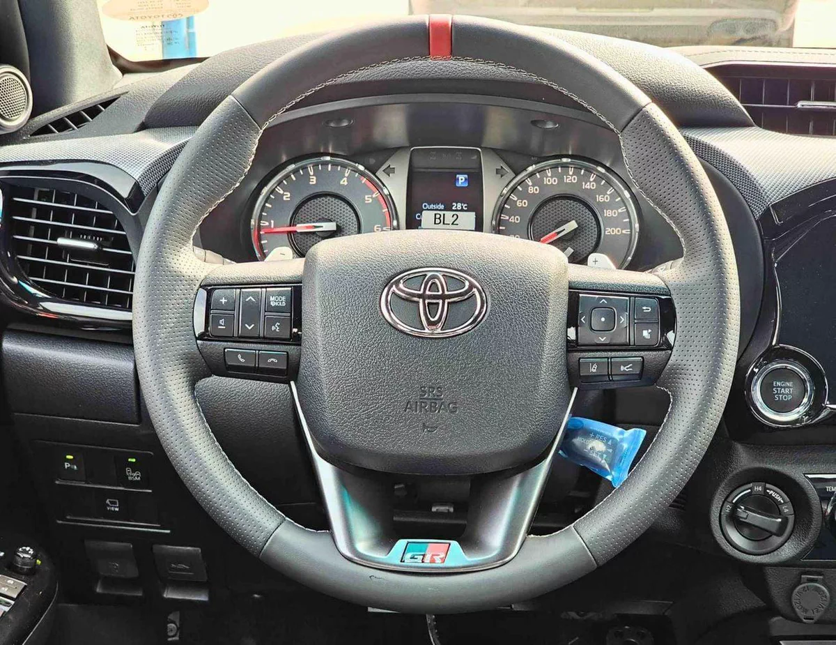 Toyota Hilux GR SPORT-12-0