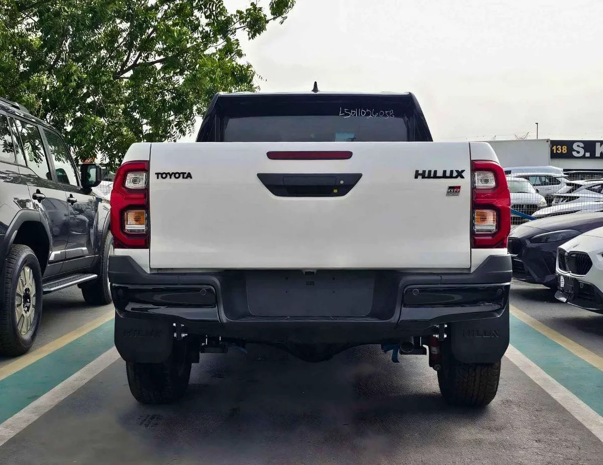 Toyota Hilux GR SPORT-3-0