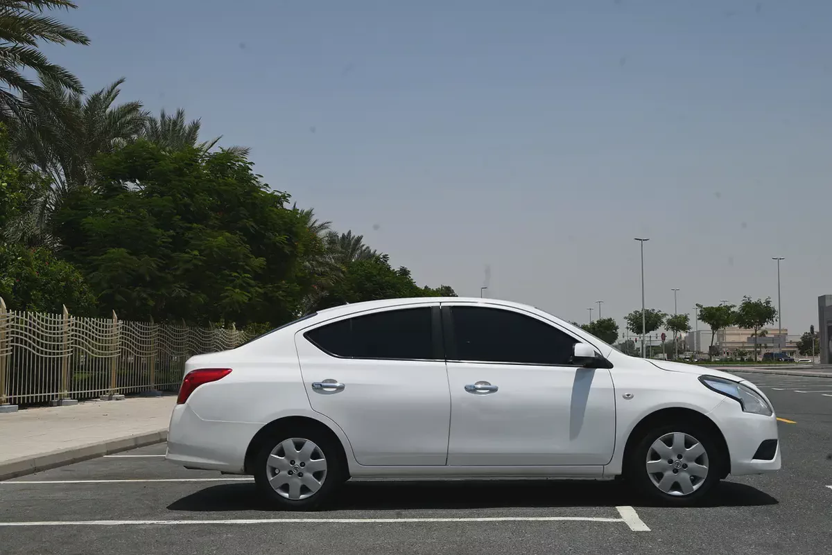 450 AED/0% DP - APPLE CARPLAY + BACK CAMERA - NISSAN SUNNY SV 2022 - GCC SPECS-4-4
