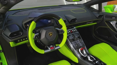 2018 - Lamborghini Huracan Evo - V10 for 660,000.00 AED-8