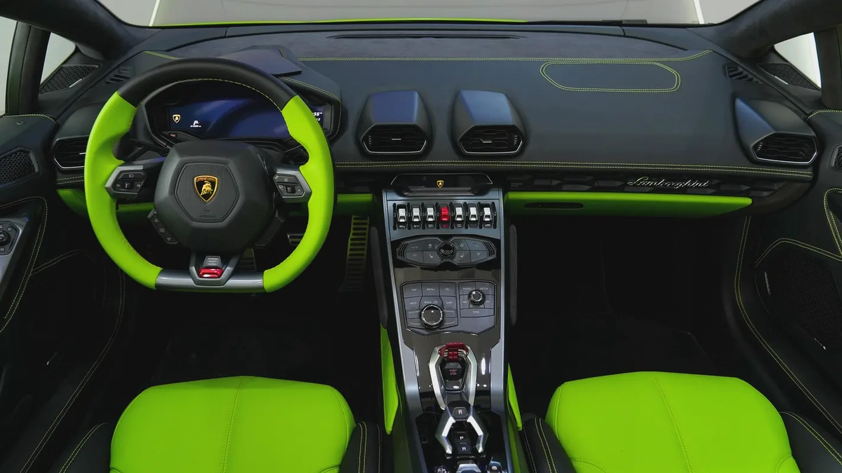 2018 - Lamborghini Huracan Evo - V10 for 660,000.00 AED-10-10