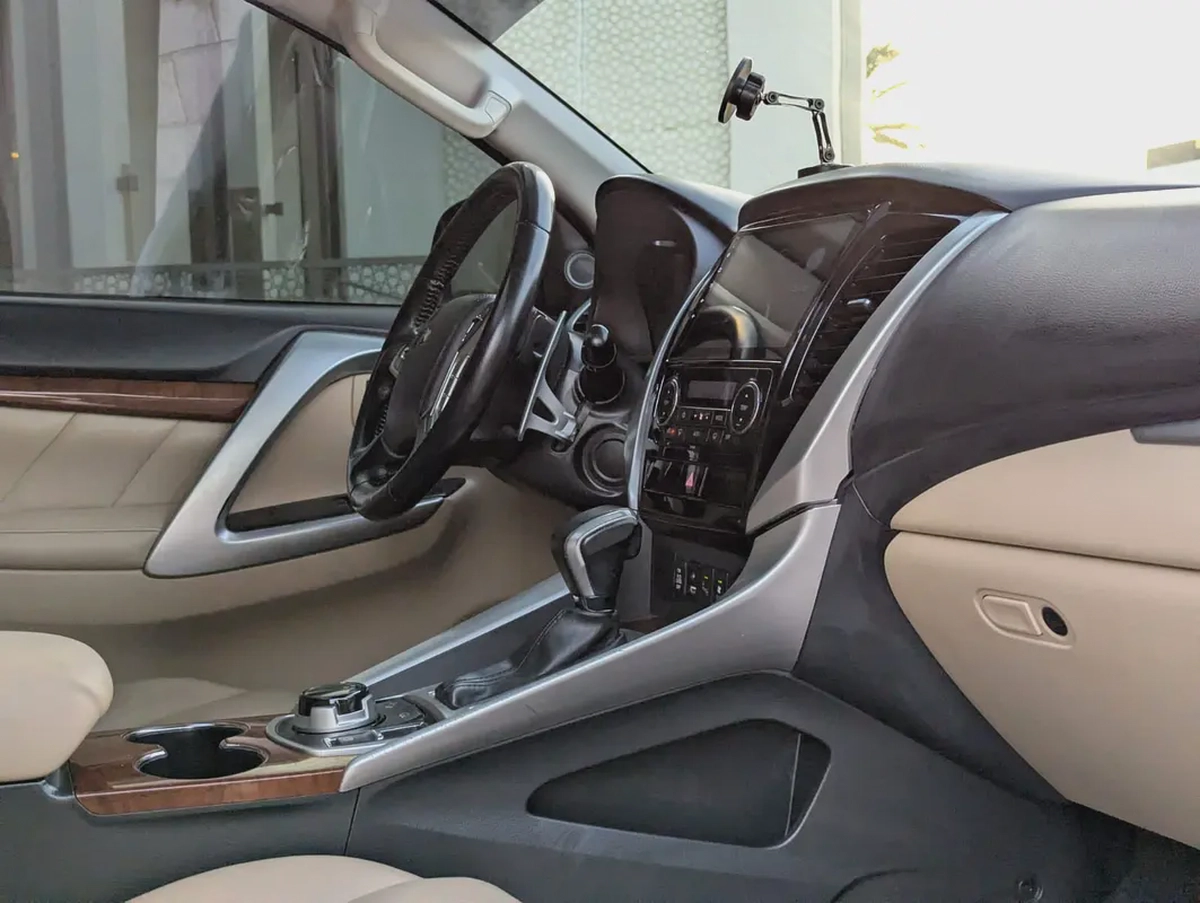MITSUBISHI MONTERO SPORT 2016 GLS TOP FULL OPTION GCC ACCIDENT FREE IN EXCELLENT CONDITION