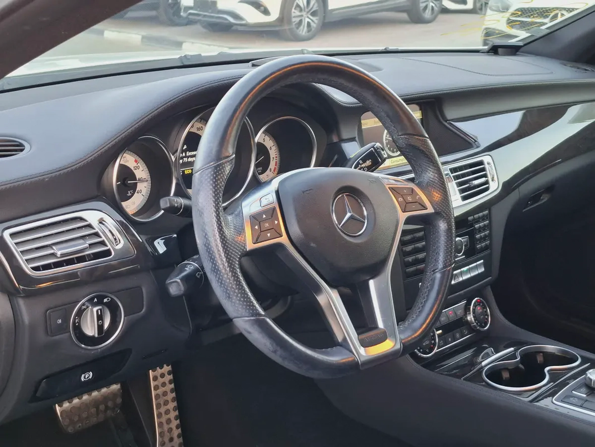 MERCEDES-BENZ CLS350-8-8