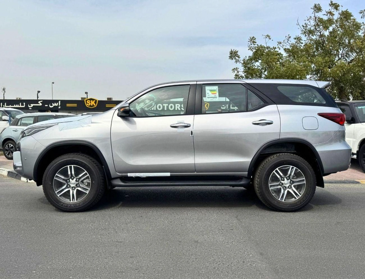 Toyota Fortuner EXR FORTUNER || 2.7L PETROL V4 / FABRIC SEATS / MANUAL AC (CODE # FPMB)-1-0