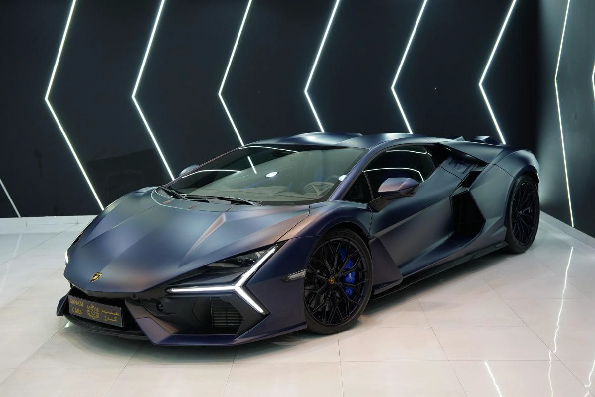 Lamborghini Revuelto