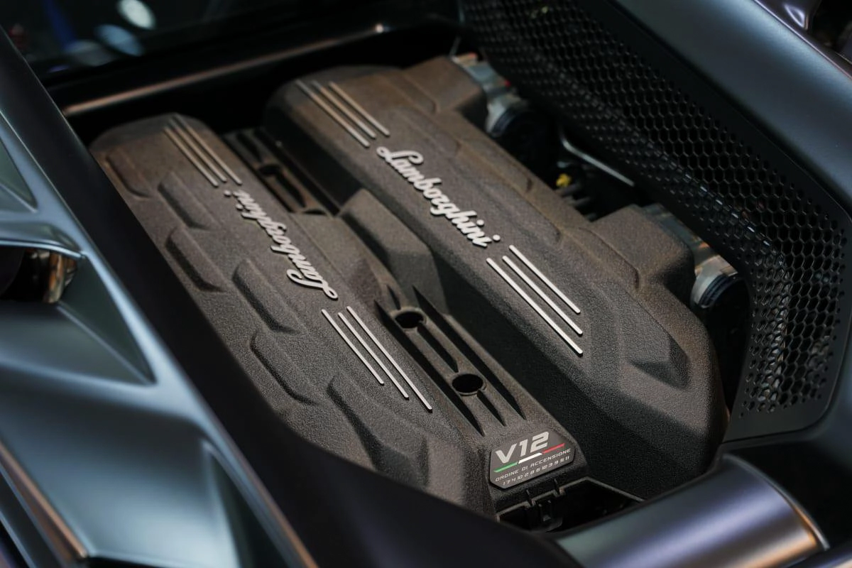 Lamborghini Revuelto-11-11