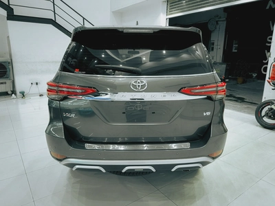 2022 Toyota Fortuner VXR 4.0L V6 // EMI Starts from 2,340 AED-1