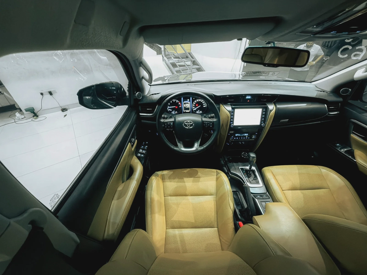 2022 Toyota Fortuner VXR 4.0L V6 // EMI Starts from 2,340 AED-2-2