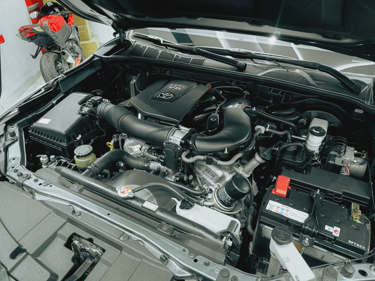 2022 Toyota Fortuner VXR 4.0L V6 // EMI Starts from 2,340 AED-3-3