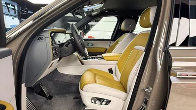 Rolls Royce Cullinan STD Rolls Royce Cullinan Silver Badge - 2025 - Bespoke Color Edition-9