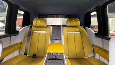 Rolls Royce Cullinan STD Rolls Royce Cullinan Silver Badge - 2025 - Bespoke Color Edition-11