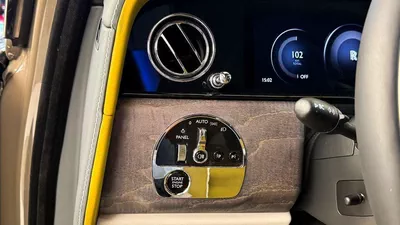 Rolls Royce Cullinan STD Rolls Royce Cullinan Silver Badge - 2025 - Bespoke Color Edition-5