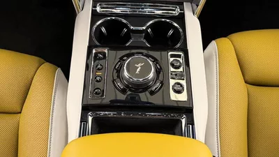 Rolls Royce Cullinan STD Rolls Royce Cullinan Silver Badge - 2025 - Bespoke Color Edition-7