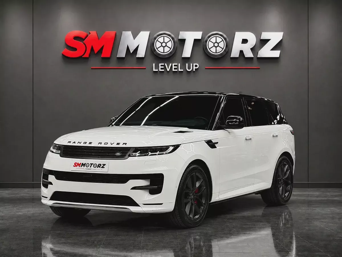 Black Edition | Land Rover Warranty/Service - 10.2028 | Al Tayer GCC