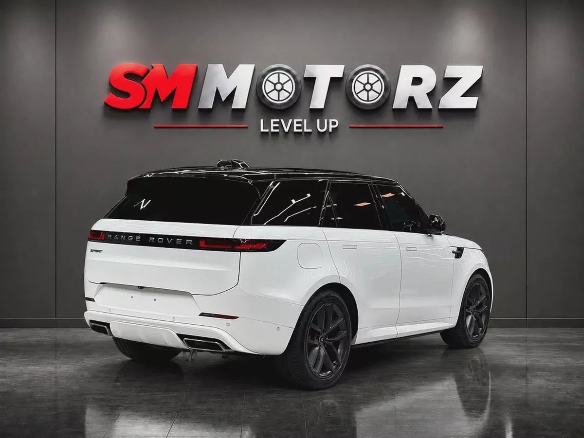 Black Edition | Land Rover Warranty/Service - 10.2028 | Al Tayer GCC-3-3