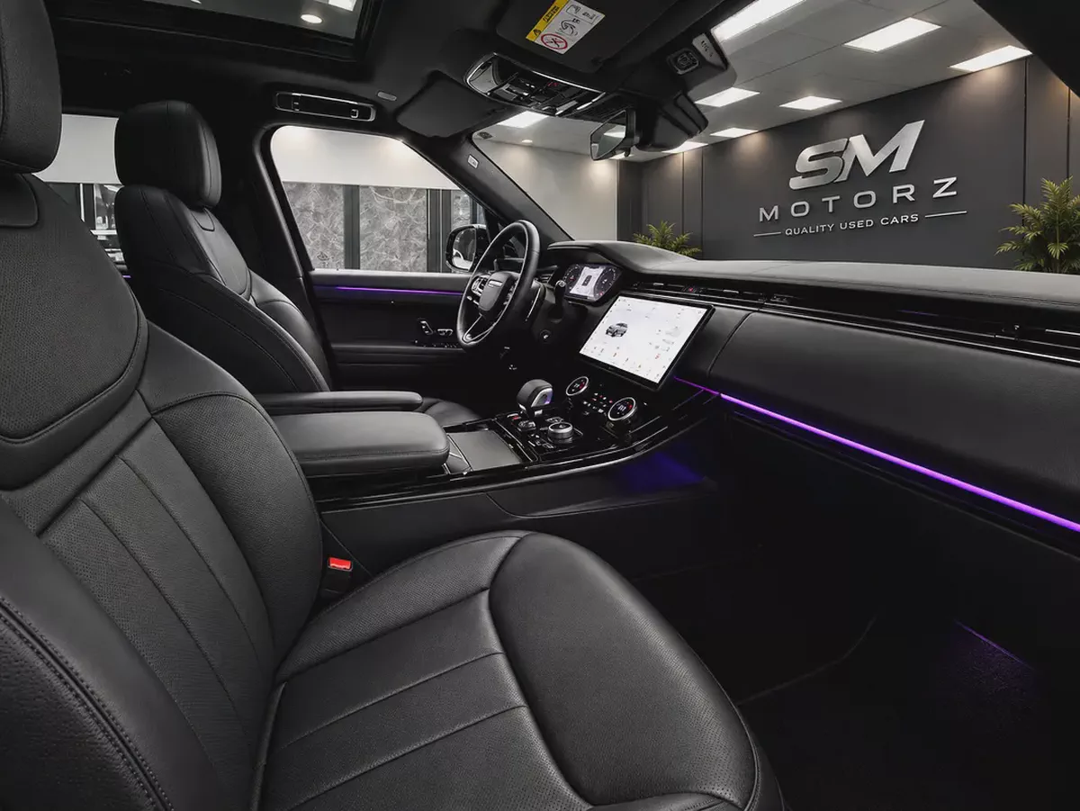 Black Edition | Land Rover Warranty/Service - 10.2028 | Al Tayer GCC-8-8