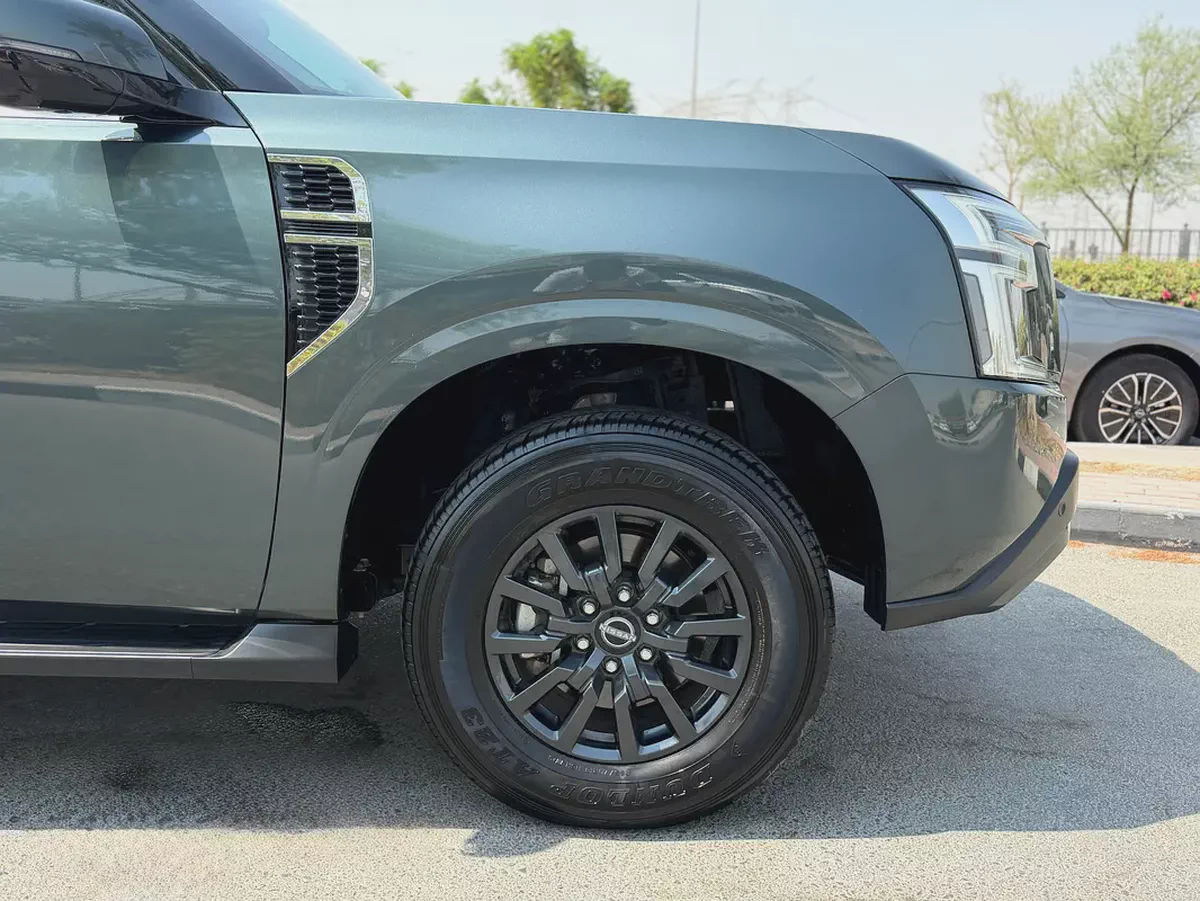 2025 Nissan Patrol SE / GCC Specs / with 31,565 Km Driven-7-7