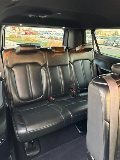 Jeep Wagoneer L Series I 2023 AWD-17