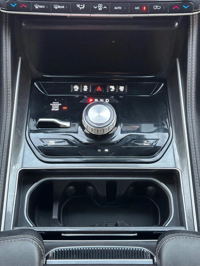 Jeep Wagoneer L Series I 2023 AWD-14